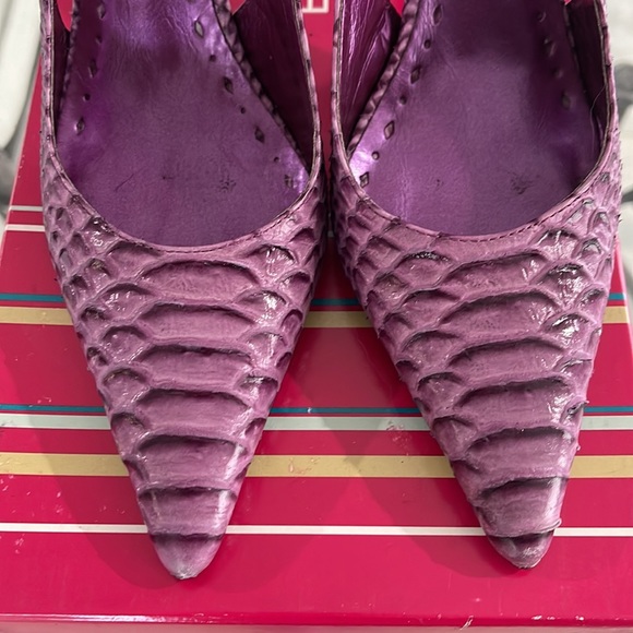 BCBGirls 6.5 eggplant/aubergine anaconda print sling back  pointy toe heel. - Picture 4 of 8